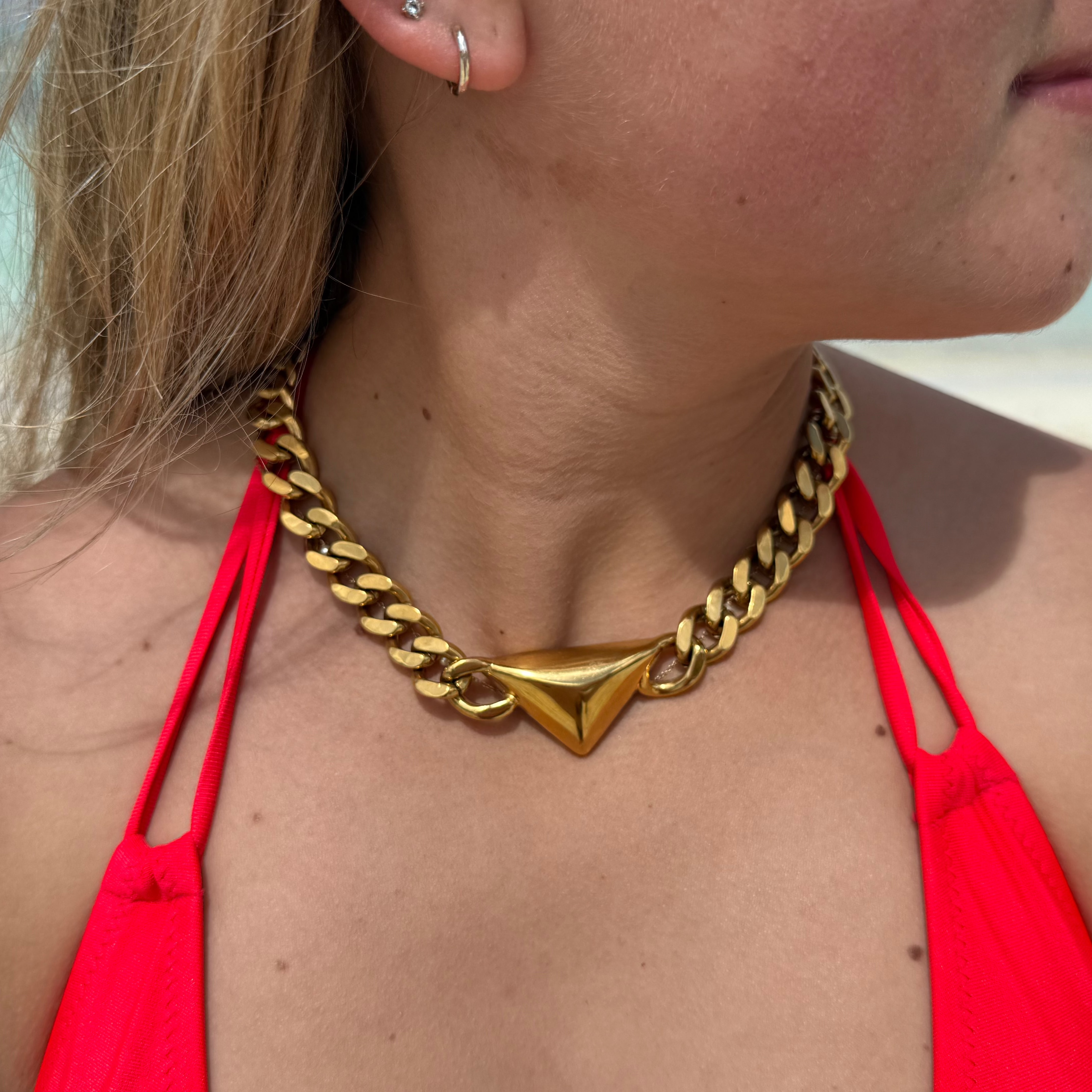 Alesia Gold Necklace