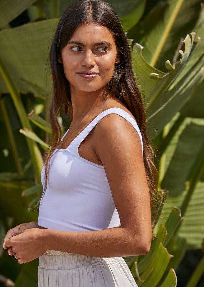 SUNS OUT Seamless crop Cami Top-white